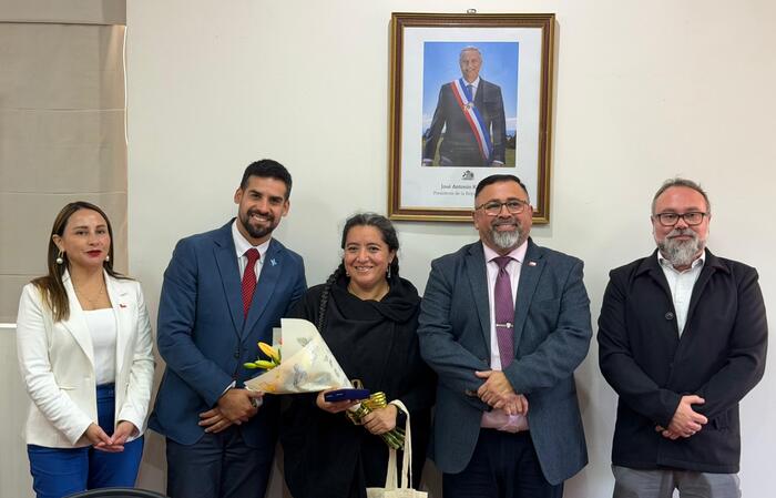 Image default